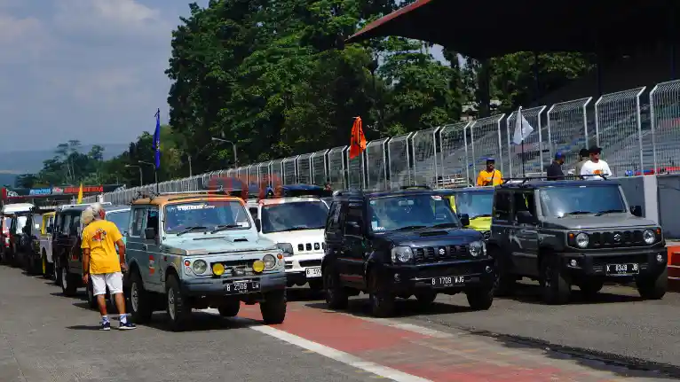 Foto - Indonesia Jimny Festival 2023, Bikin Rekor MURI
