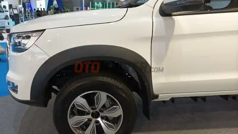 Foto - Masa Usia Pakai Ban Mobil Ternyata Tak Berpatokan pada Waktu 