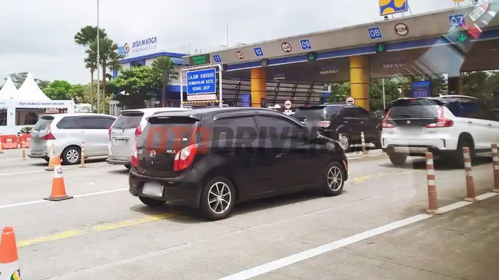 Foto - STNK Mati Dua Tahun? Otomatis Jadi Mobil Bodong