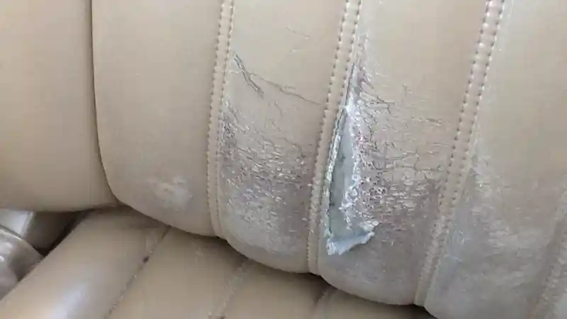 Foto - 5 Perilaku Berikut Bisa Memperpendek Usia Jok Kulit Mobil