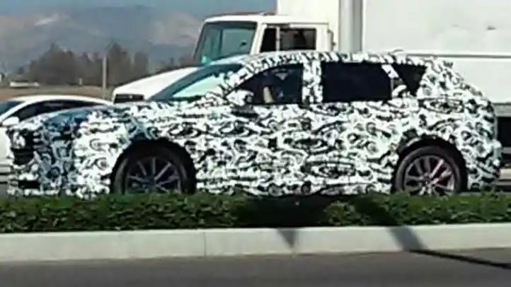 Foto - Spy Shot : Mazda CX-9 SkyActiv 2016