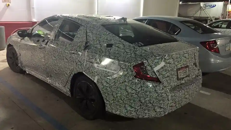 Foto - Spy Shot : Honda Civic 2016 Mendapat Mesin 1.500 CC VTEC Turbo