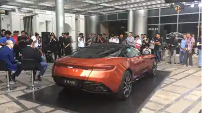 Berita - GALERI FOTO: Aston Martin DB11 Spek Indonesia (28 Foto)