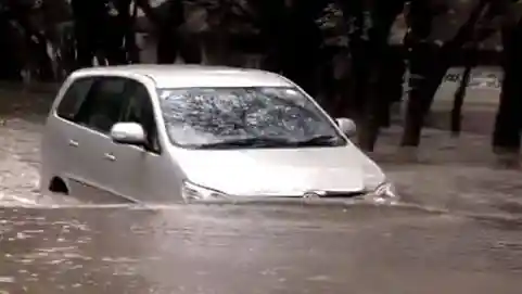 Foto - Mobil Bekas Banjir Justru Lebih Bagus? (Bagian 2)