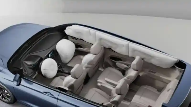 Foto - Selain Bermesin Lebih Bertenaga, Wuling Victory Juga Punya Dimensi Lebih Besar Ketimbang Innova