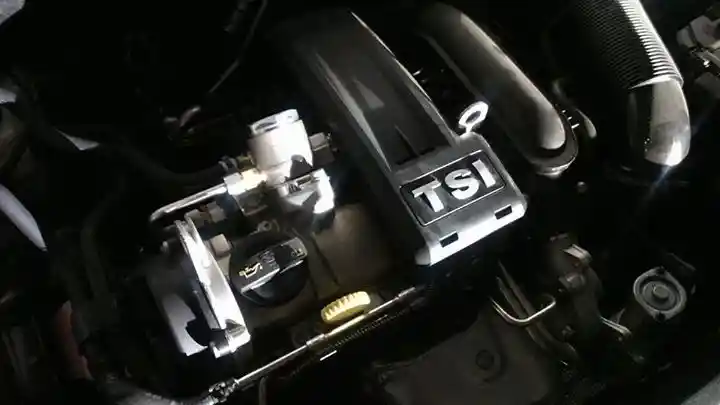 Foto - Volkswagen Polo 1.2 TSI Sudah Datang dengan Harga Menarik Plus Turbo!