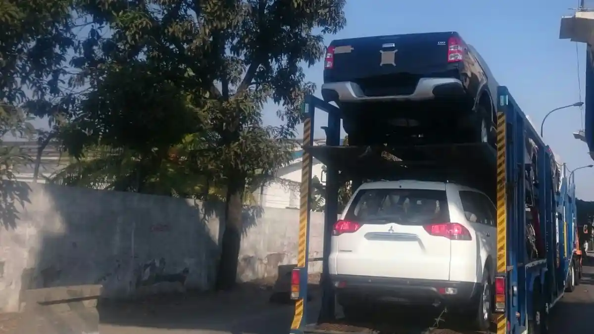 Berita - Mitsubishi Strada Triton Baru Terlihat Di Tanjung Priok