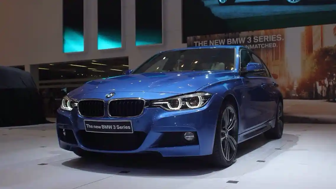 Berita - BMW Seri-3 Jadi Salah Satu Mobil Teraman Versi IIHS