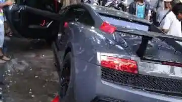 Foto - Lamborghini Gallardo Maut Di Surabaya Spesies Langka
