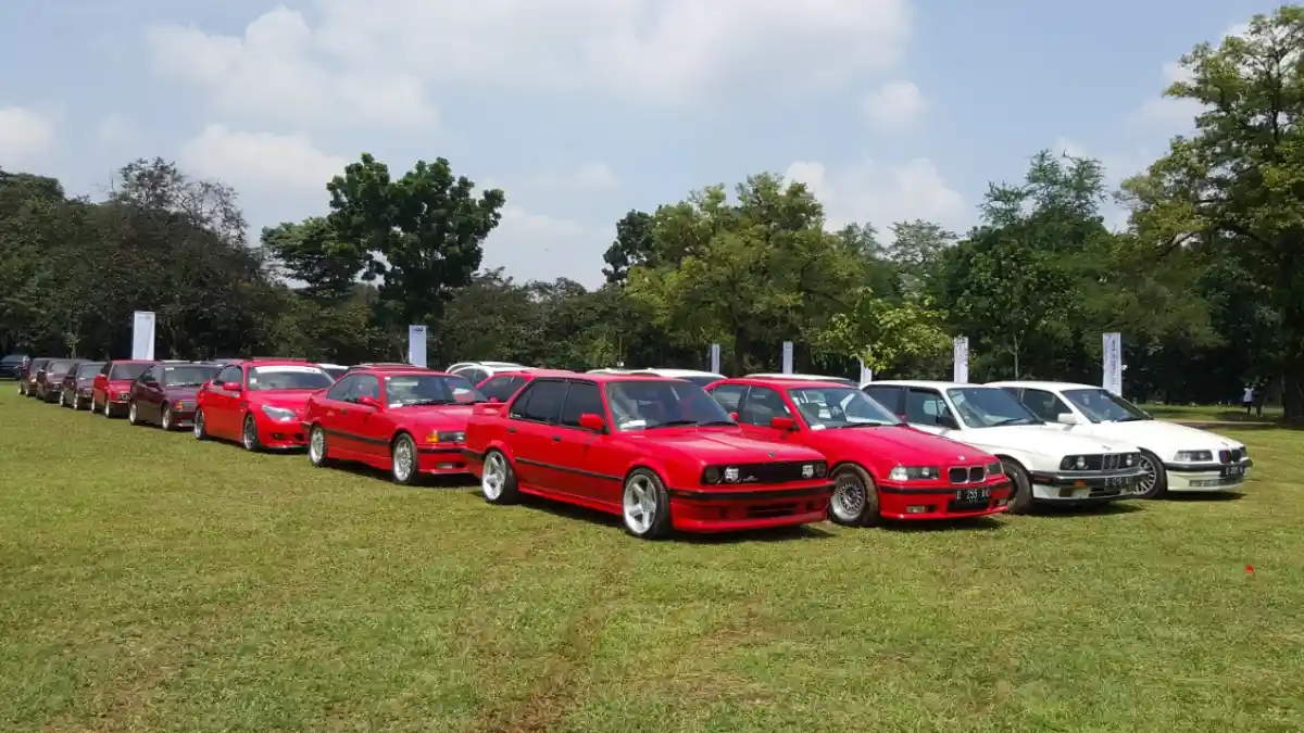 Foto - Komunitas BMW Di Indonesia Rayakan 100 Tahun BMW