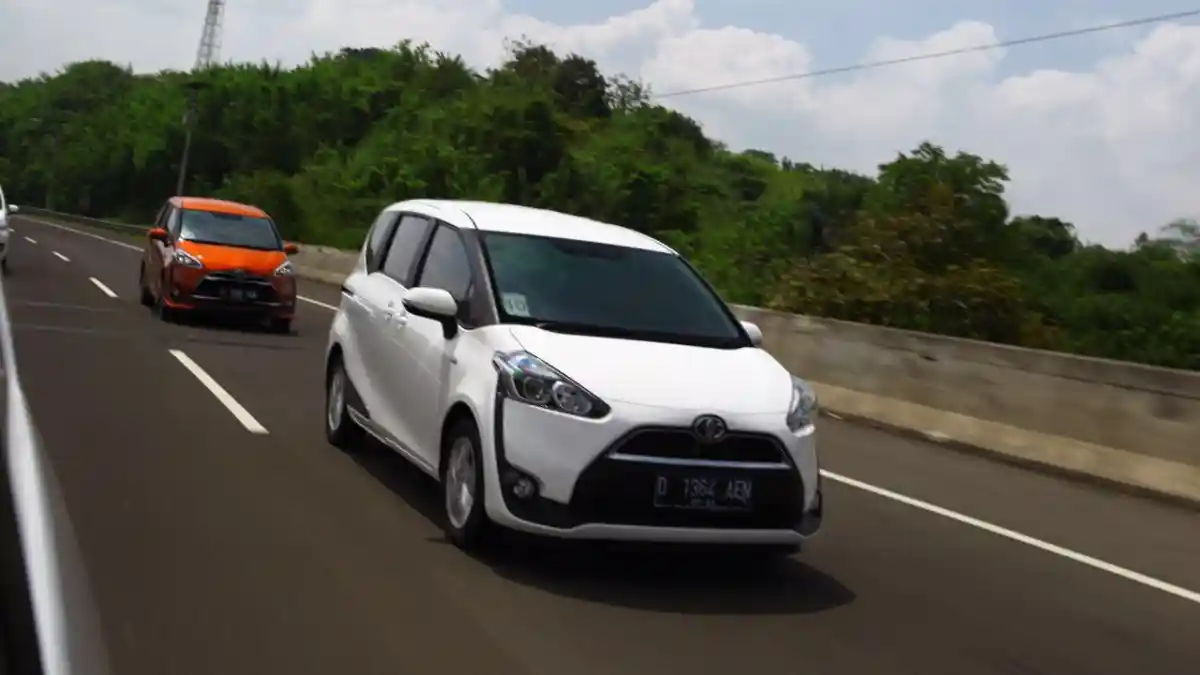 Berita - LIBUR NATAL DAN TAHUN BARU: Ini Dia Hal Yang Perlu Diperhatikan Ketika Melintasi Tol Trans Jawa