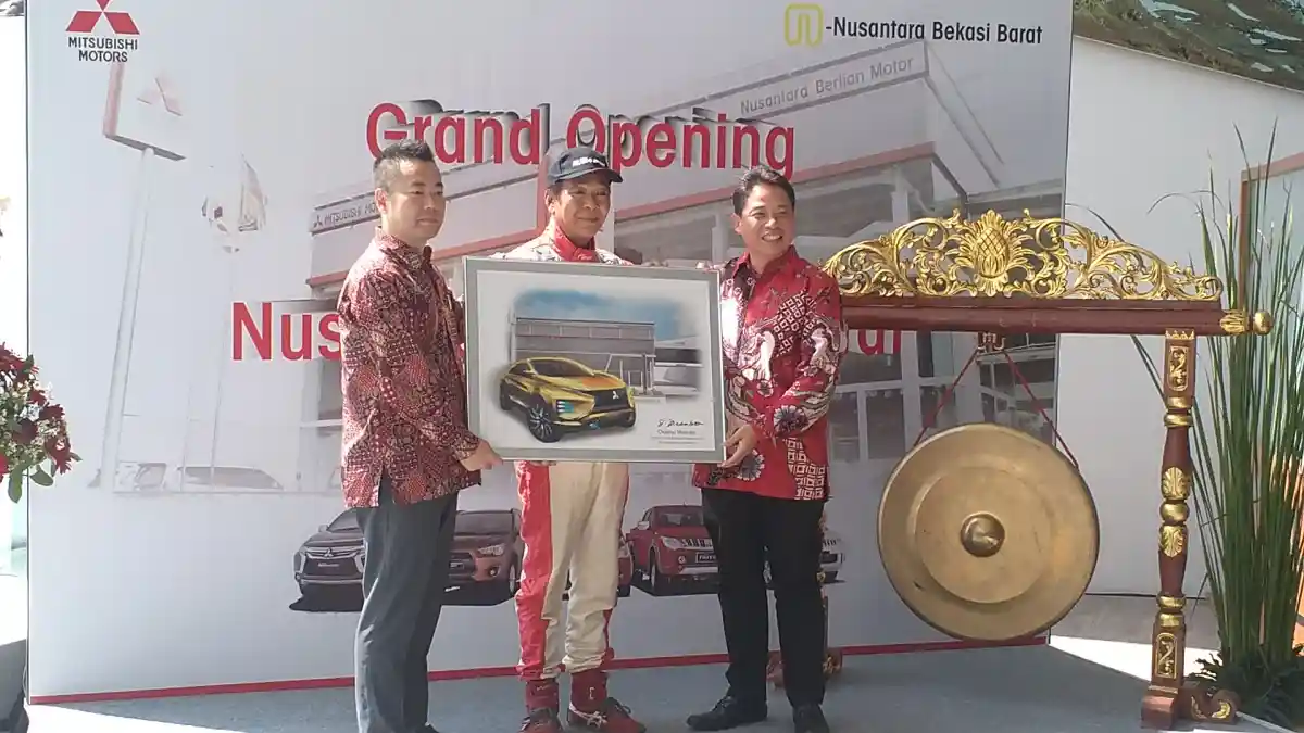 Foto - Persiapan Larisnya Small MPV Mereka, Mitsubishi Akan Lipat Gandakan Dealer Di 2017