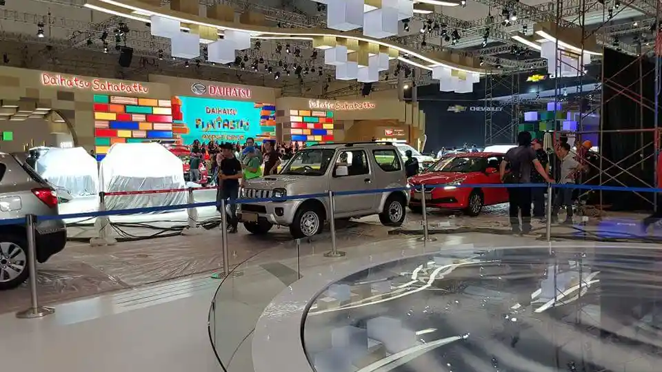 Foto - Suzuki Jimny Baru Siap Mejeng Di GIIAS 2016. Ini Penampakannya