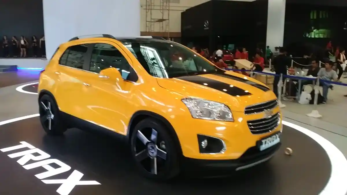 Foto - Intip Persiapan GIIAS 2016, Beberapa Mobil Baru Berhasil Diabadikan (15 Foto)