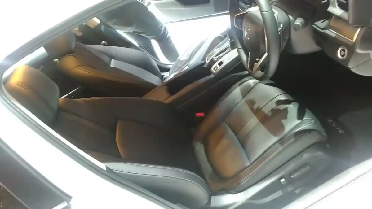 Foto - Honda Civic Turbo Prestige, Tambah Gaya Kurangi Fitur