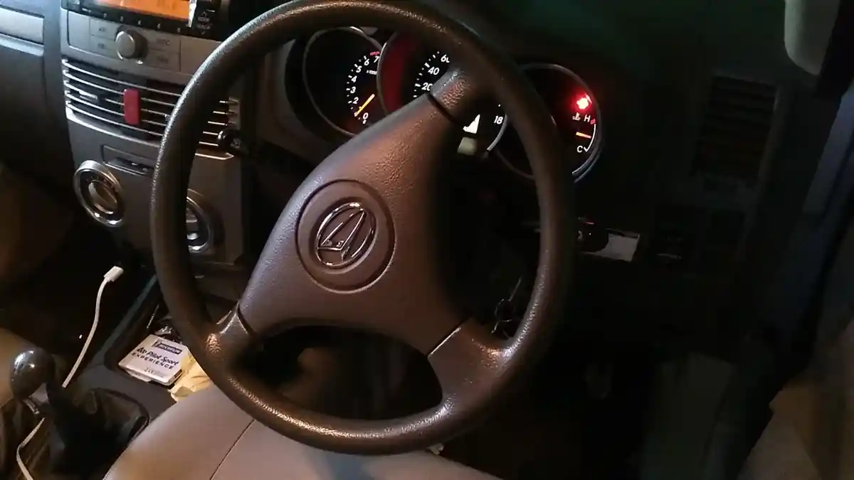 Foto - TIPS: Hindari Parkir Dengan Posisi Ban Depan Belok