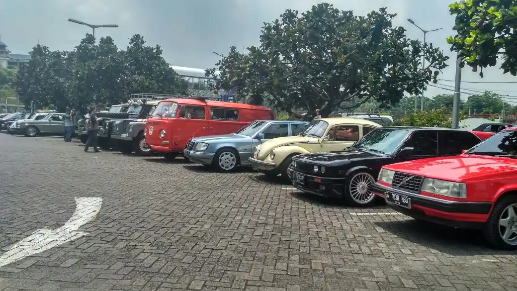Berita - Komunitas Klasik Retro Rutin Kumpul Di Minggu Pagi