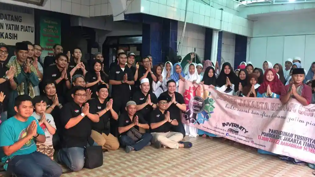 Foto - Para Pengguna Honda BR-V Ini Kompak Ulurkan Bantuan ke Panti Asuhan 