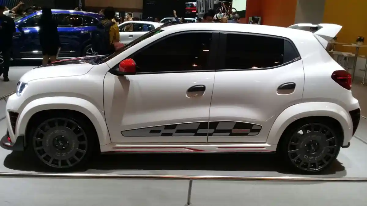 Foto - GIIAS 2017: Renault Kwid Tampil Keren Dengan Pelek Racing dan Bodi-kit, Berapa Harganya?