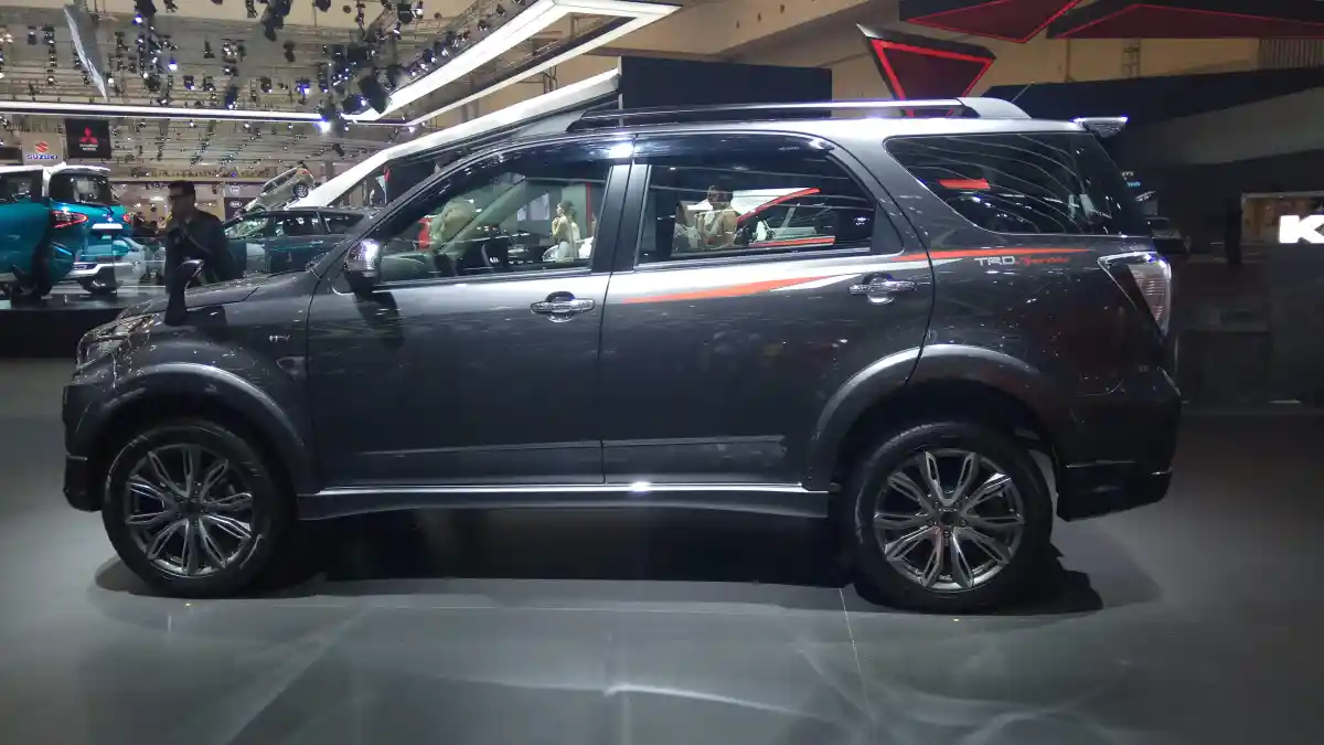Berita - GIIAS 2017: Toyota Rush Tanpa Ban Serep Goda Pengunjung