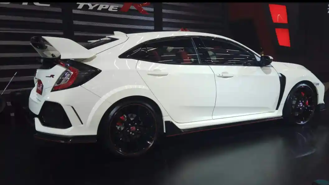 Berita - Honda Civic Type R Tak Punya Transmisi Otomatik. Alasannya Simpel
