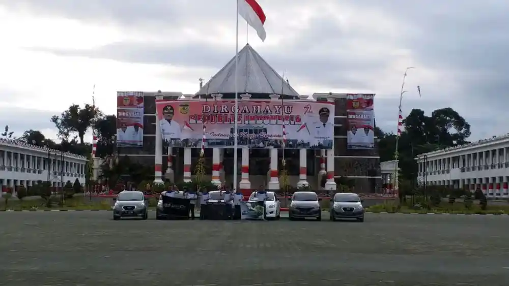 Foto - Bendera Kebanggaan Datsun Go+ Community Indonesia Mendarat di Papua