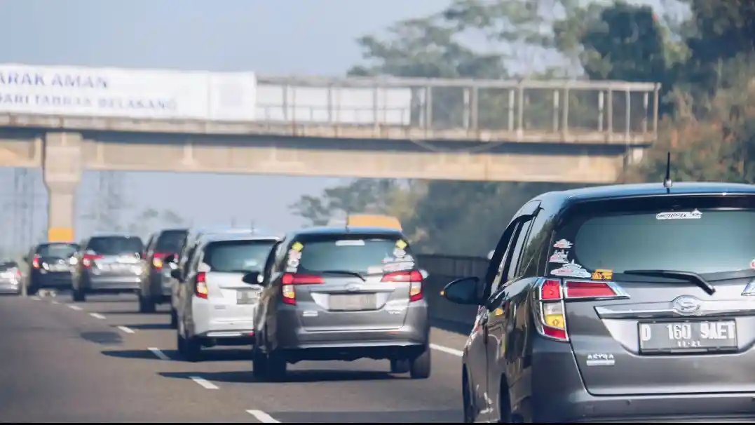 Berita - Calya Sigra Club Chapter Bandung Terabas Air Pasang Saat Kopdar
