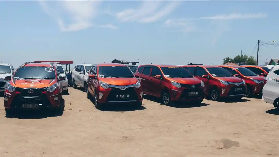 Foto - Renault Triber Percuma Melawan Toyota Calya?