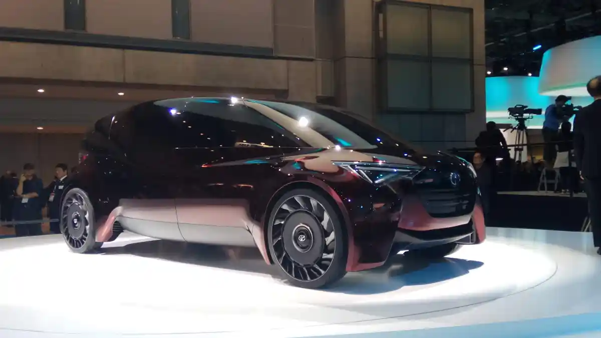 Foto - Ada Mobil Misterius Toyota yang Akan Meluncur Bareng Supra