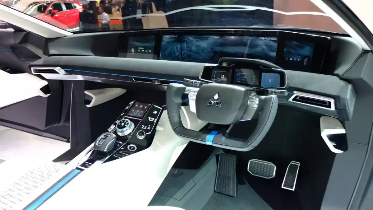 Foto - Tokyo Motor Show 2017: Mitsubishi 'Evo' Lahir Kembali Dalam Wujud SUV!