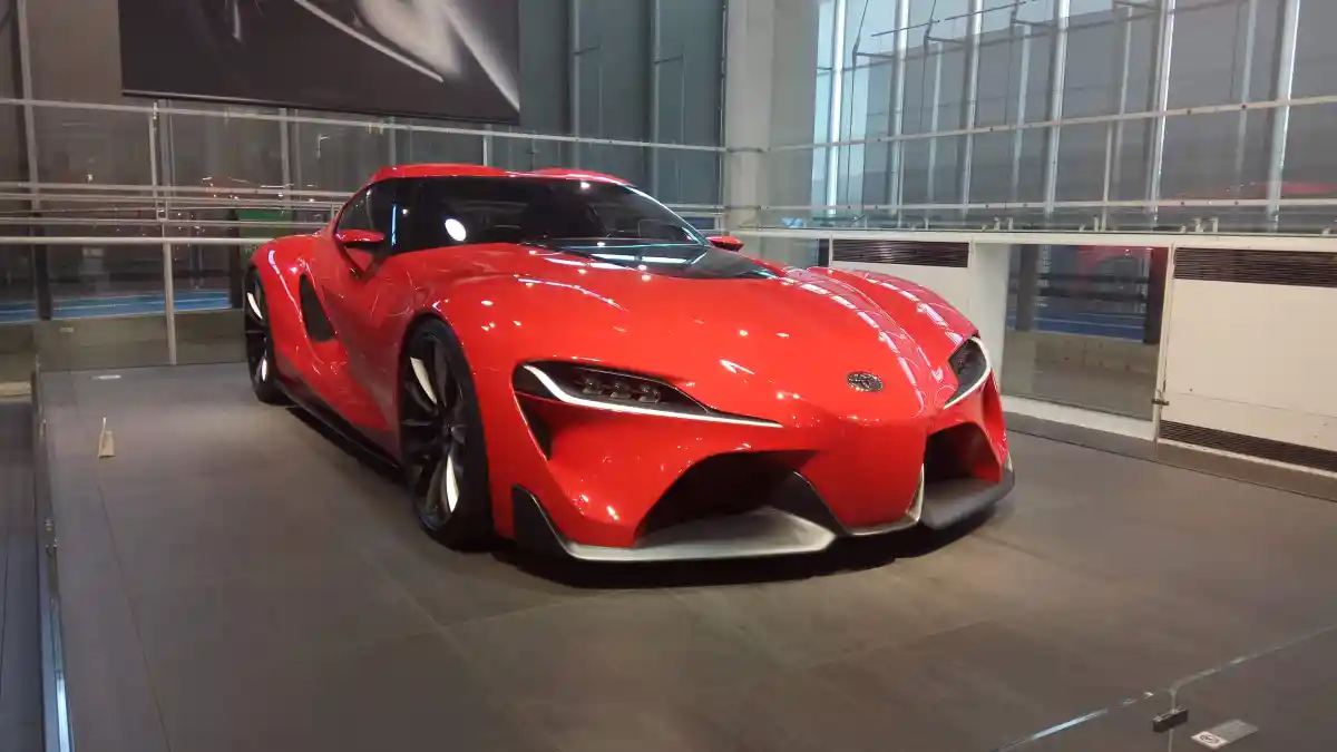 Foto - Mengunjungi Toyota Mega Web. Museum, Theme Park, Dealer Jadi Satu