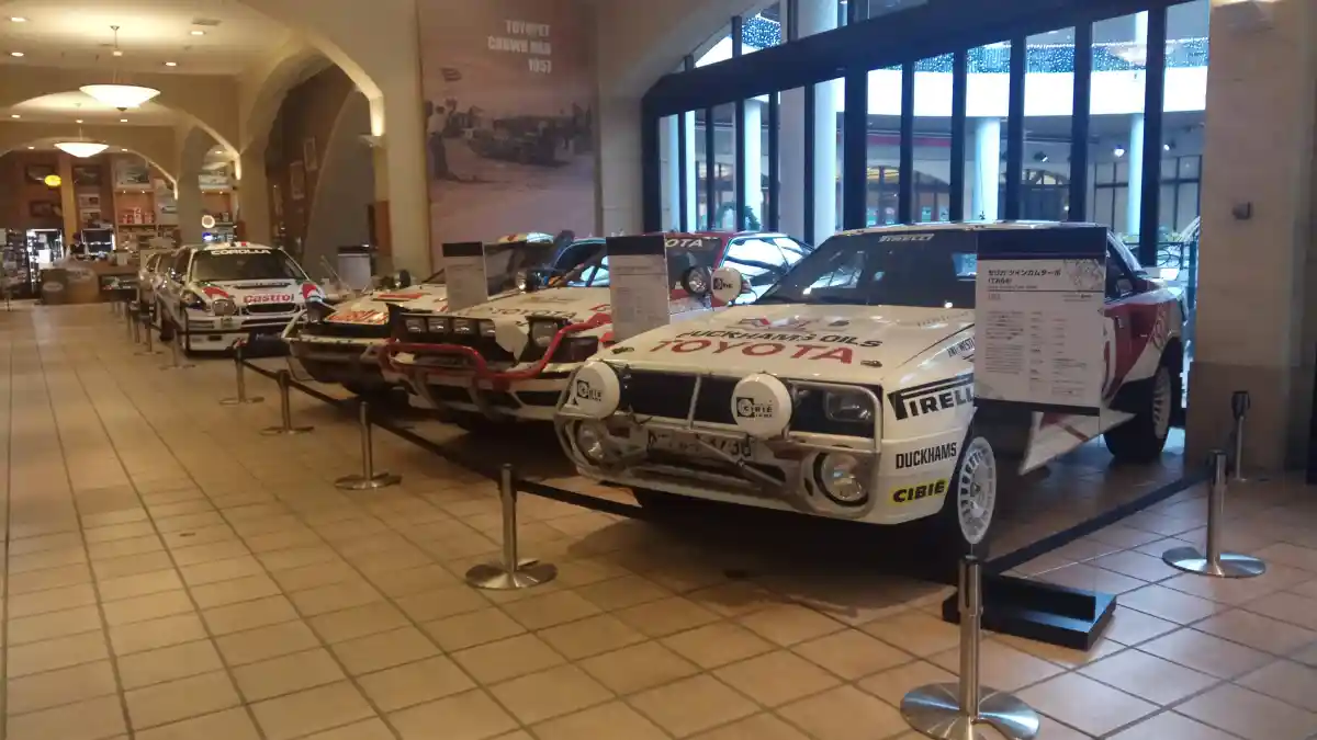 Foto - Mengunjungi Toyota Mega Web. Museum, Theme Park, Dealer Jadi Satu