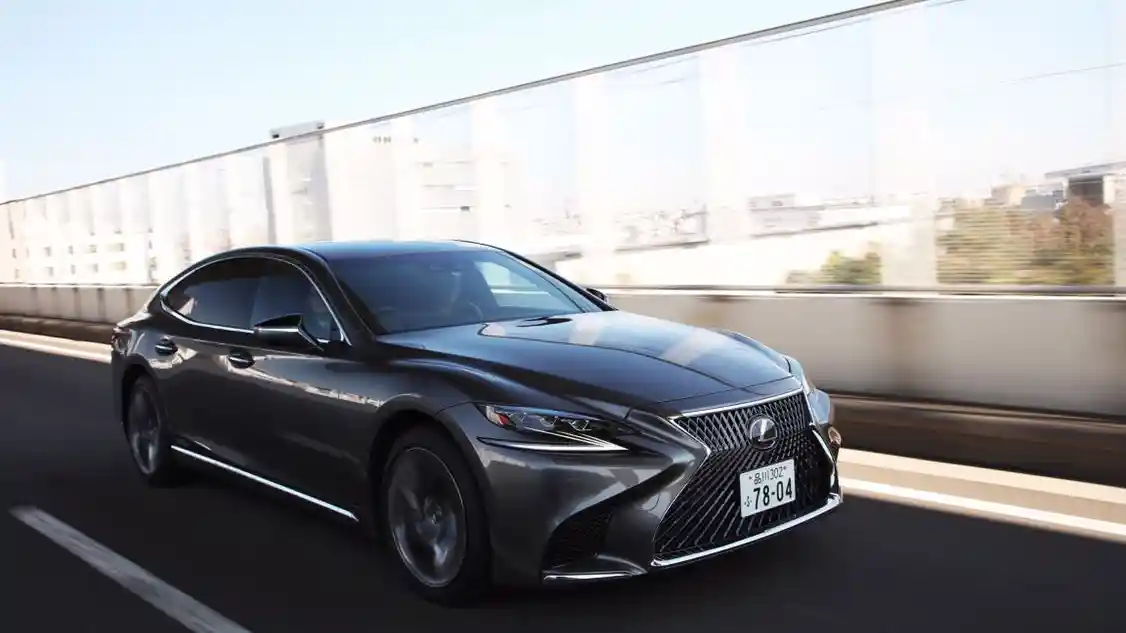 Foto - Mengenal Fitur 'Semi Autonomous' Milik Lexus 500h di Jepang
