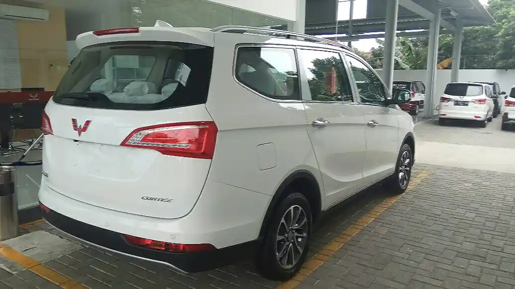 Berita - Inilah Berbagai Mobil Dalam Range Harga Wuling Cortez