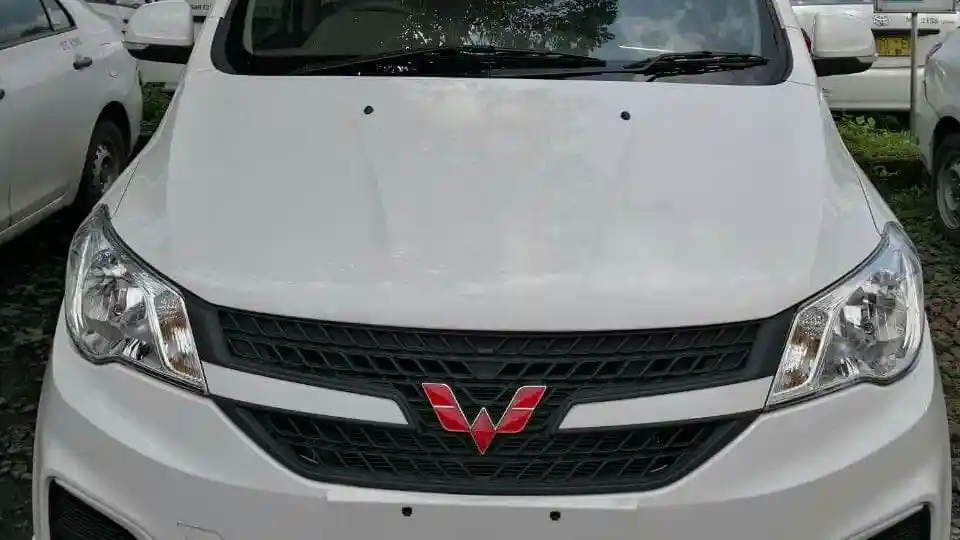 Foto - Wuling Confero Kembali Terlihat Siap Jadi Taksi
