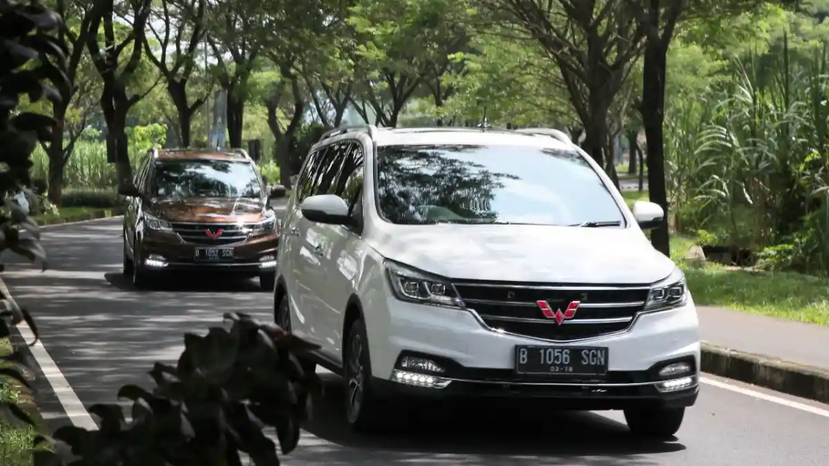 Foto - Mobil Bekas Wuling Masih Jarang?