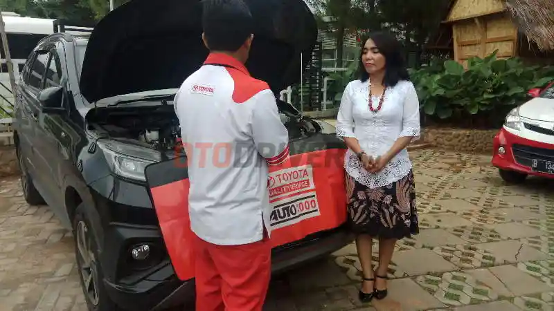 Foto - Layanan Toyota Home Service di Ujung Barat Pulau Jawa Diladeni 4 Unit Armada 