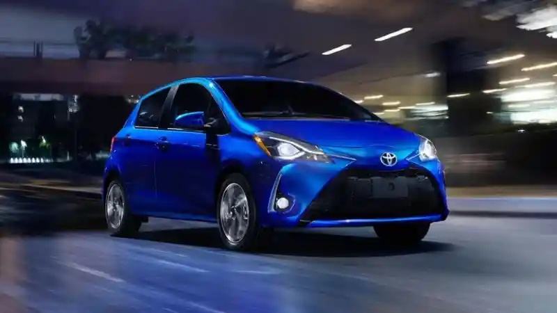 Foto - Mazda 2 Berjubah Yaris di Amerika Serikat Disuntik Mati