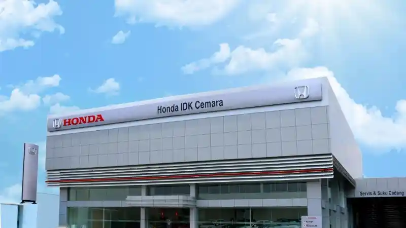 Foto - Mitsubishi dan Honda Saingan Buka Dealer Baru Pekan ini