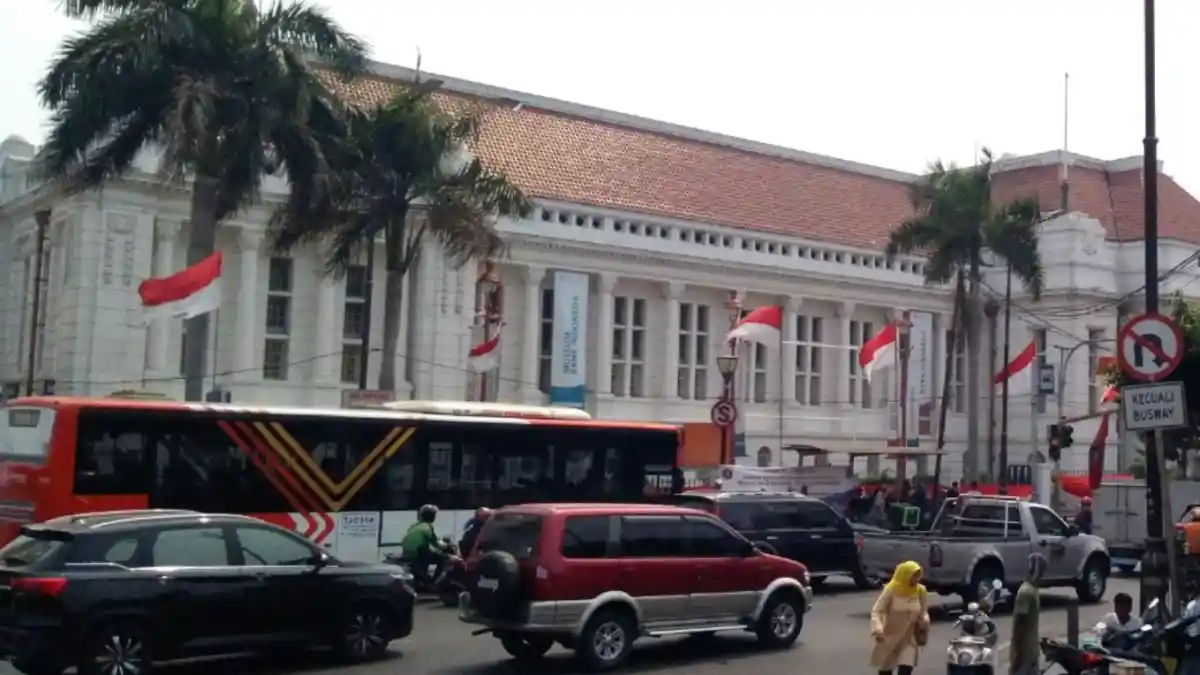 Berita - Kawasan Kota Tua Kini Bebas Kendaraan Bermotor, Bisa Andalkan Shuttle Gratis
