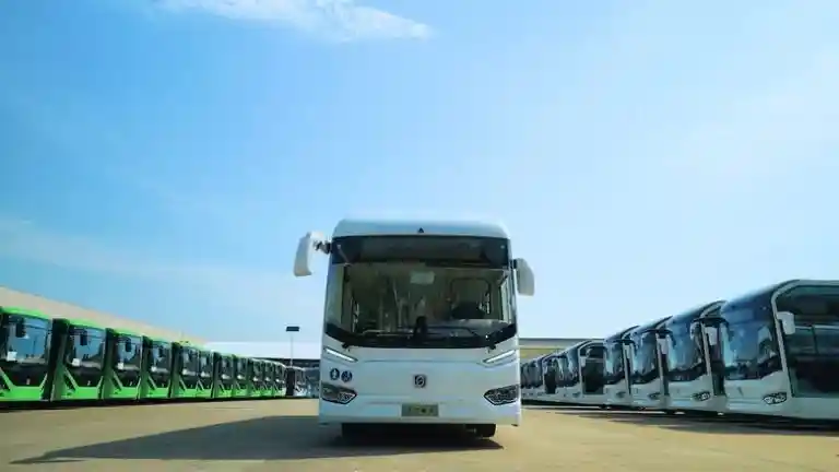 Bus - Tiongkok Produksi Bus Anti-Covid19