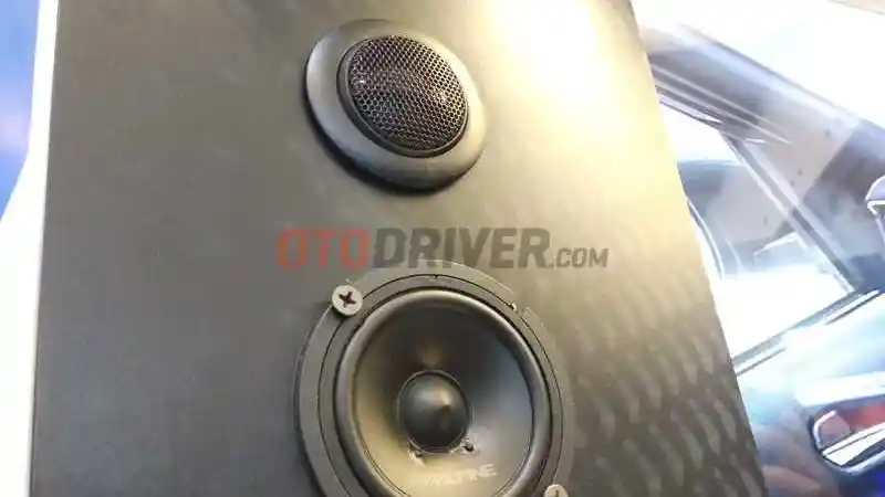 Foto - Mau Upgrade Audio Mobil LCGC? Segini Biaya yang Harus di Keluarkan