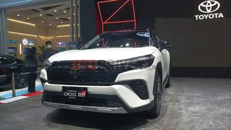 Berita - Resmi! All New Toyota Corolla Cross GR Sport Hybrid Meluncur di IIMS 2023