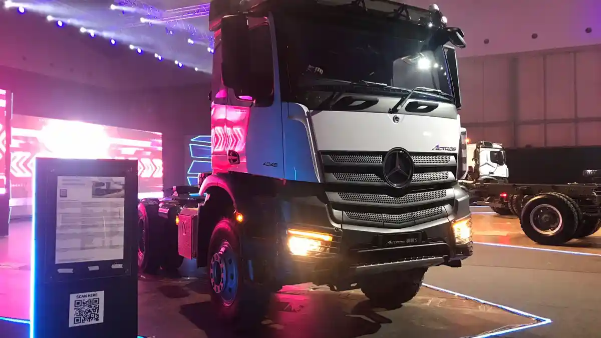 Foto - Daimler Luncurkan Truck Premium Euro 5