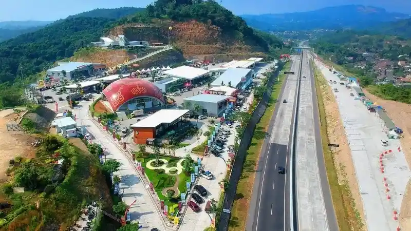 Berita - Pemudik Pengguna Jalan Tol Dilarang Istirahat di Rest Area