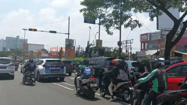 Foto - Kendaraan Listrik Bebas Ganjil Genap Selama Mudik Lebaran