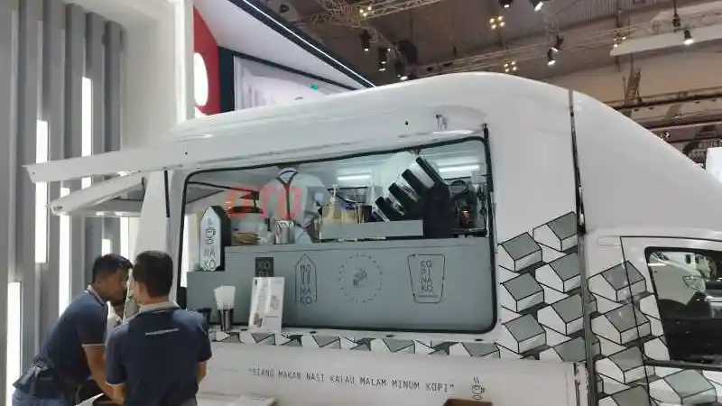 Foto - Ide Jualan Di atas Mobil Dengan Wuling Formo Max Dan Kopi Nako