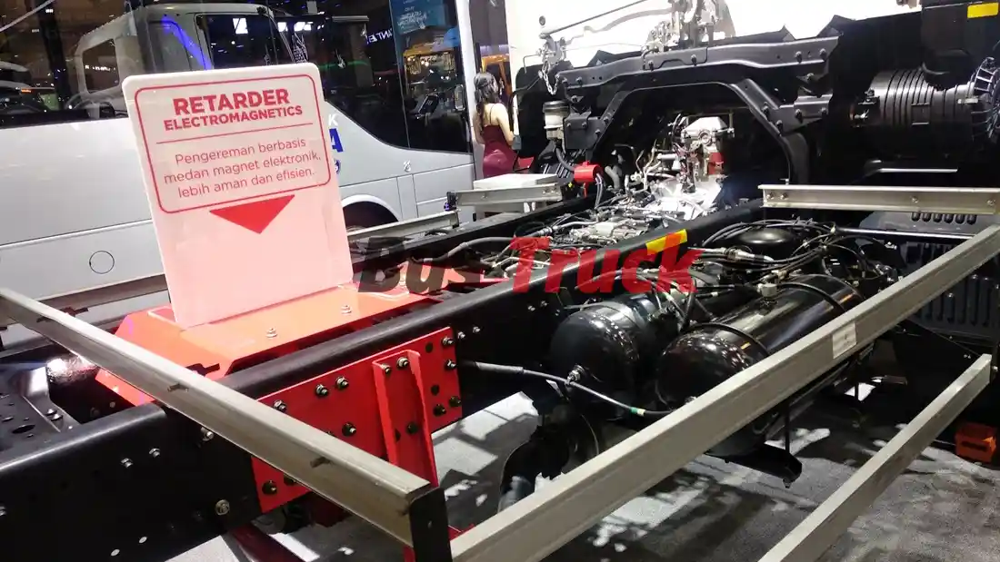 Foto - GIIAS 2024: Hino Rilis Truk Dengan Sistem Rem ‘Safety’