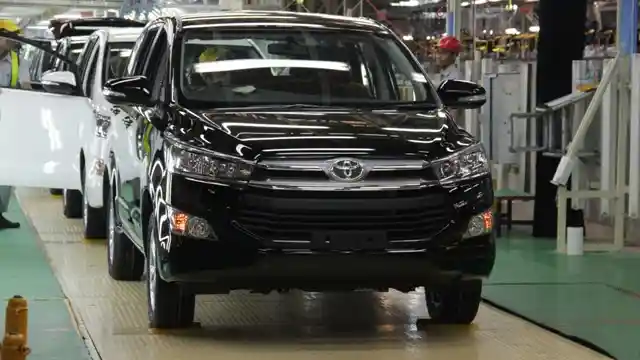 Berita - Sempat Tertunda, 1.900 Unit Kijang Innova dan 5.700 Fortuner Sukses Diekspor
