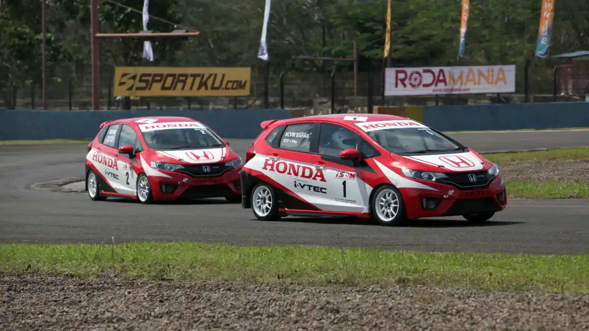 Berita - Balap Honda Jazz Dan Brio Digelar Hari Ini Di Sentul